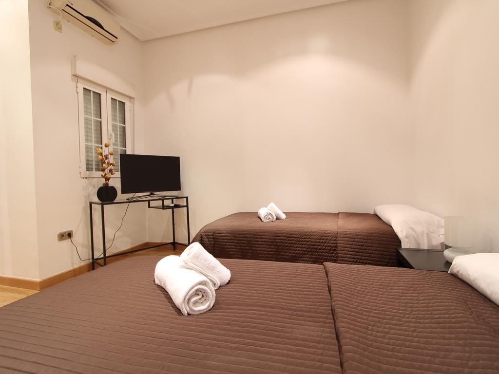 Apartamentos Good Stay Prado 마드리드 객실 사진