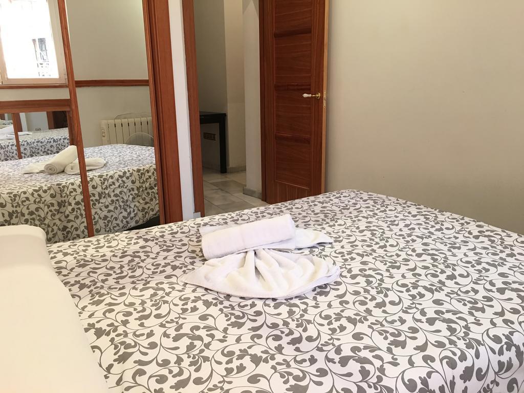 Apartamentos Good Stay Prado 마드리드 외부 사진